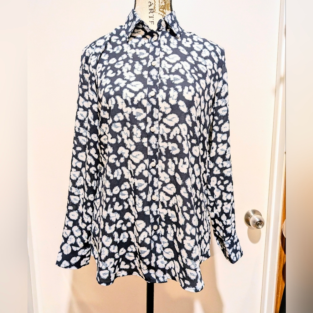 Banana Republic Blue White Lepoard Print Dillon Buttonws Blouse PS Office Formal
